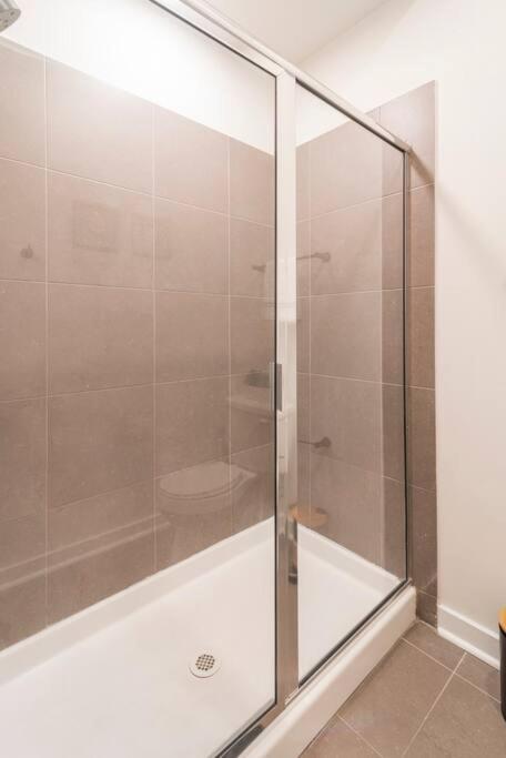 Charming Cozy Apartment With Wi-Fi & Free Parking Charlotte Exterior foto